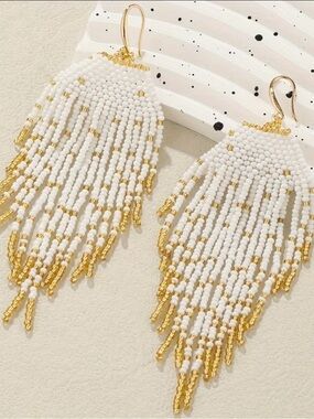 NWT white and gold jellyfish seed bead boho earring